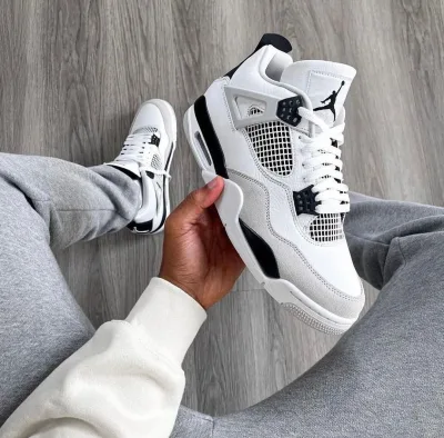 Air Jordan 4 Retro Military Black