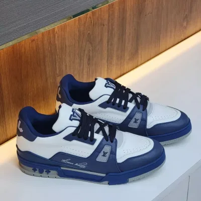 Louis Vuitton Trainer Sneakers in Blue