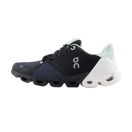 On Cloudflyer 4 Shoes Black