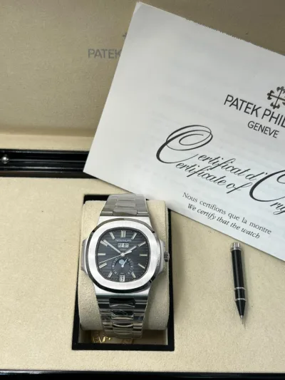 Patek Philippe Nautilus 5990/1A