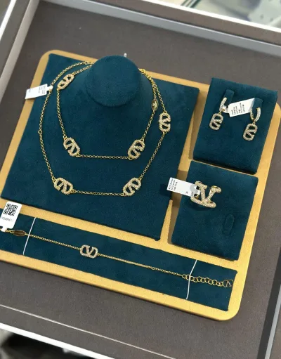 Valentino Garavani VLOGO Signature Bracelet Set